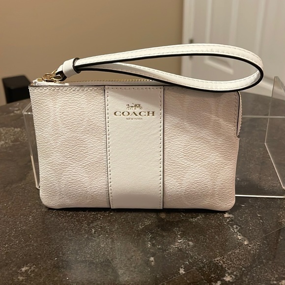 COACH wristlet - Picture 1 of 5